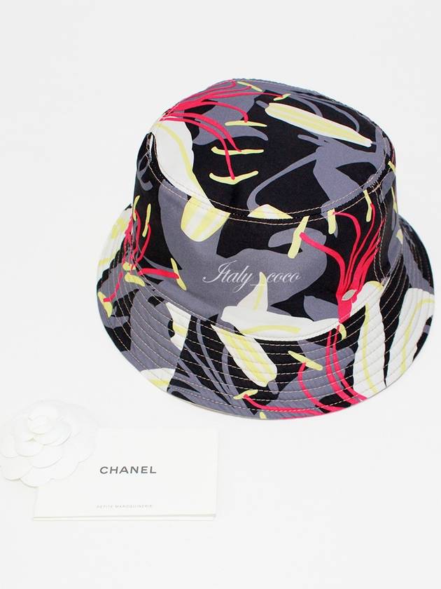 CC Logo Reversible Bucket Hat Beige Chanel