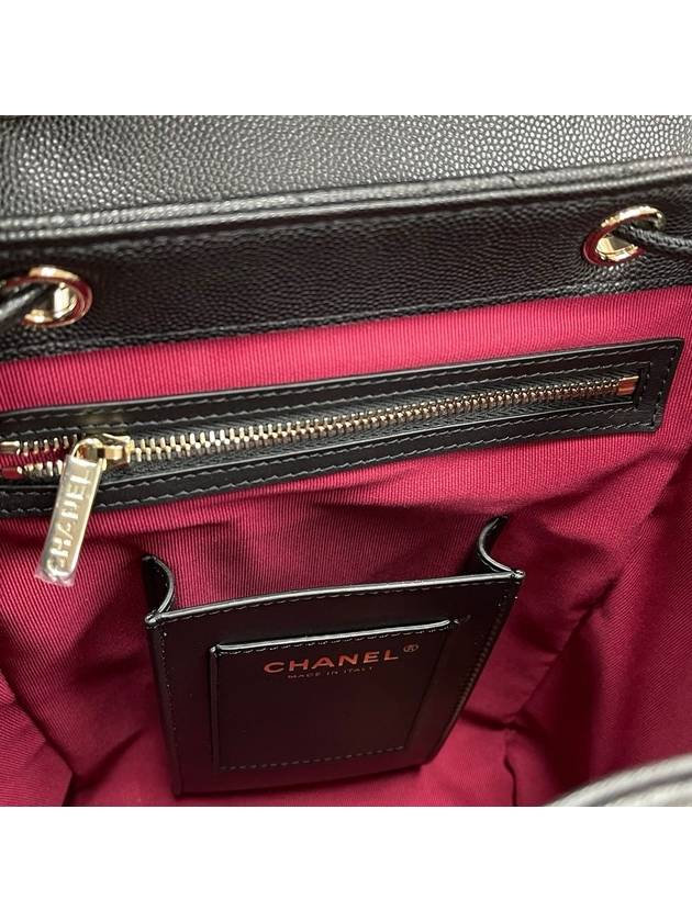 Backpack Grained Shiny Calfskin Gold Metal Black Chanel