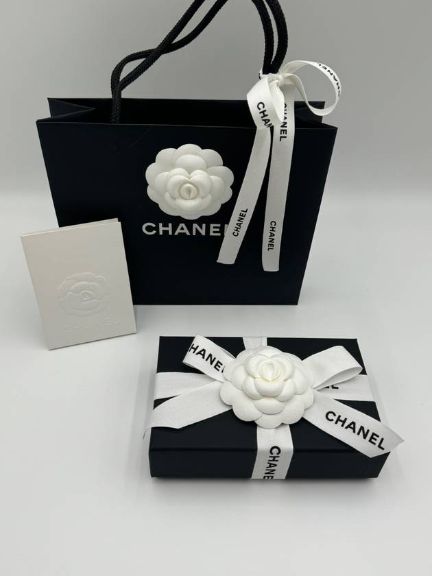 CC Logo Flap Caviar Card Wallet Black Chanel