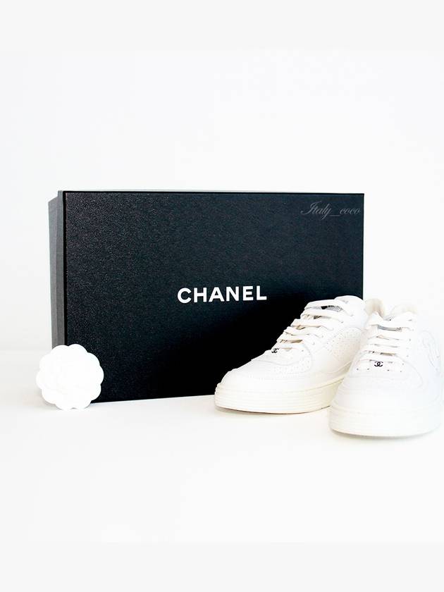 CC Logo Calfskin Low Top Sneakers White Chanel