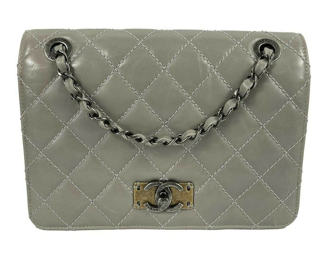 Top Quality Chanel - Glazed Calfskin Quilted Medium Day Trip New Bag - Crossbody