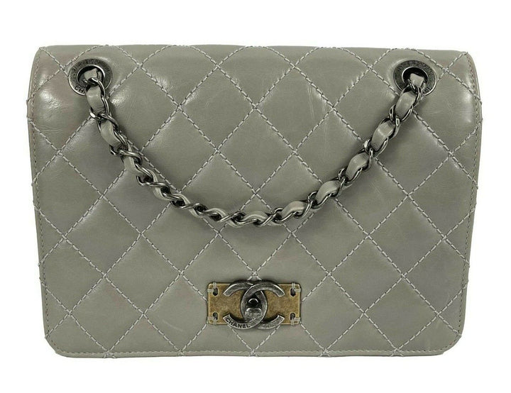 Top Quality Chanel - Glazed Calfskin Quilted Medium Day Trip New Bag - Crossbody