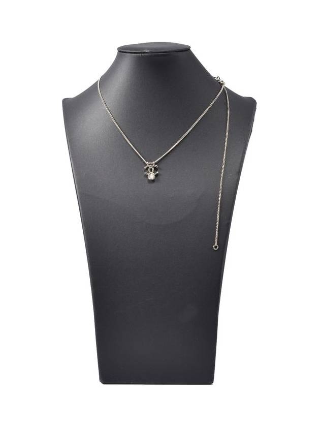 women necklace Chanel