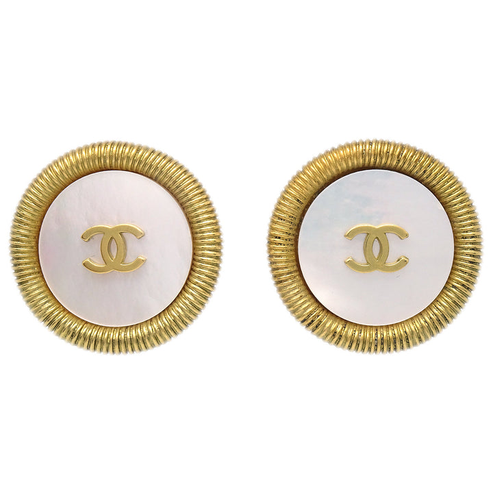 Top Quality Chanel Button Earrings Clip-On Gold Shell 94P
