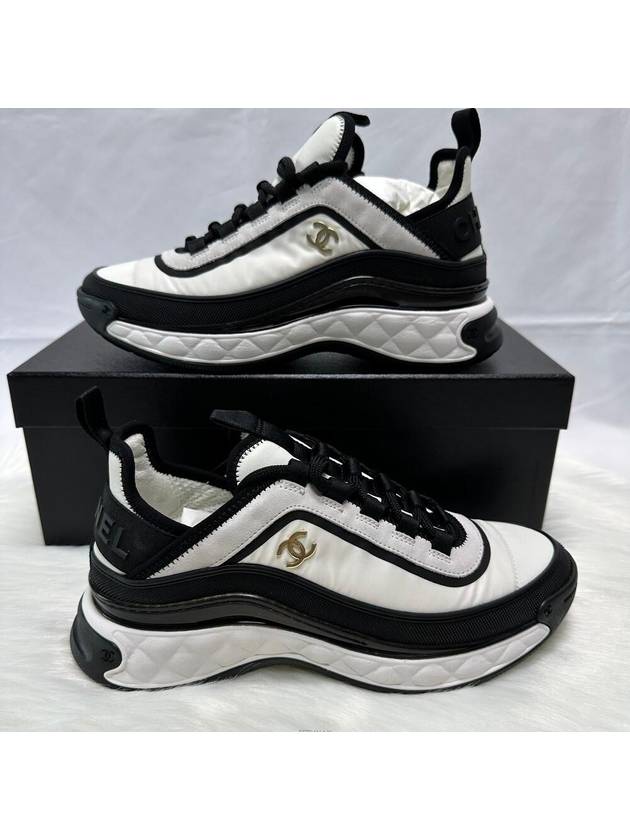 CC Logo Mixed Fiber Low Top Sneakers Black White Chanel