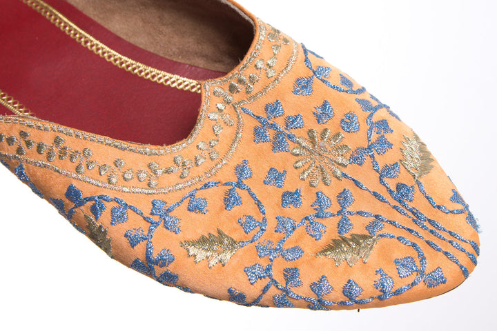 Cydney Mandel Peach Embroidered Loafers SZ 6