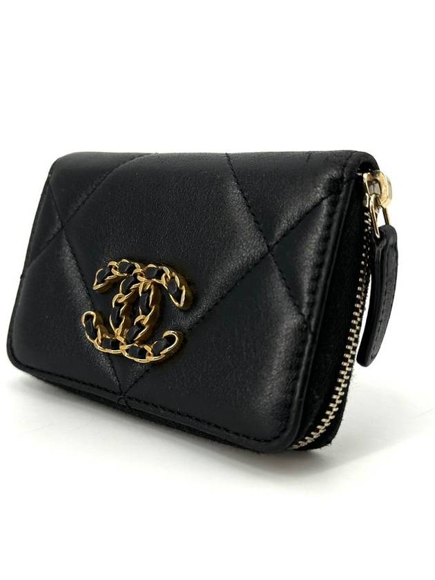 19 Zipper card wallet Chanel
