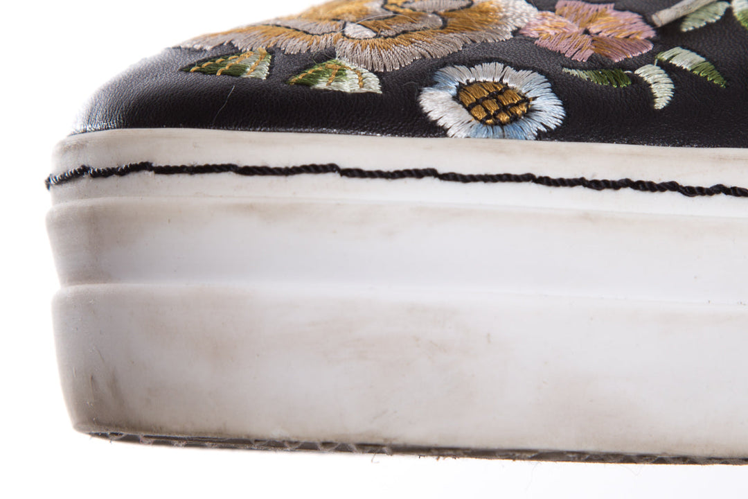 Alice + Olivia Black Embroidery Slip On Sneakers SZ 10