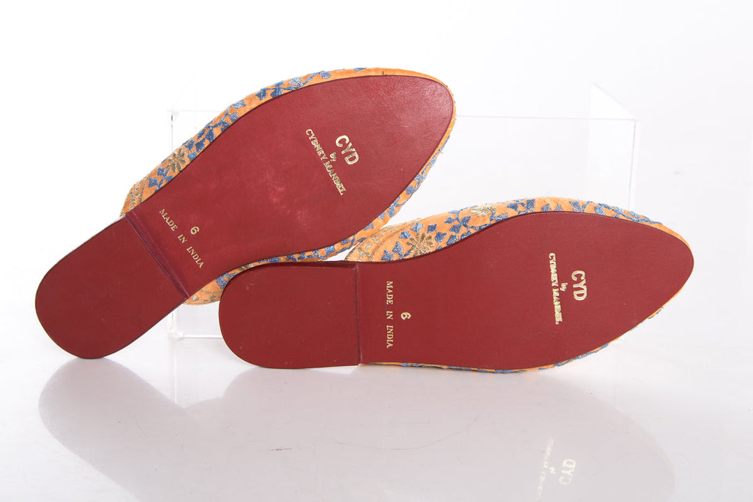 Cydney Mandel Peach Embroidered Loafers SZ 6