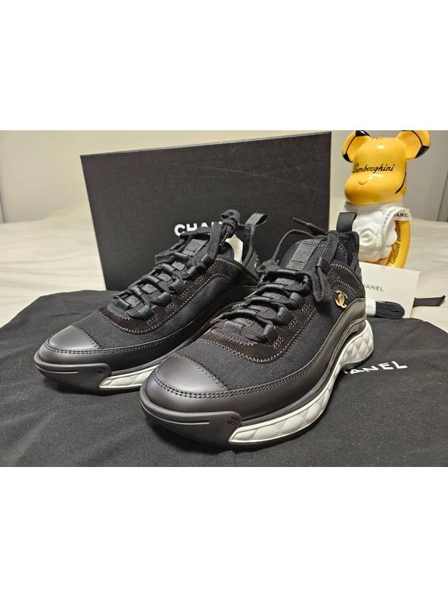 Mixed Fibers Velvet Calfskin Low Top Sneakers Black Chanel
