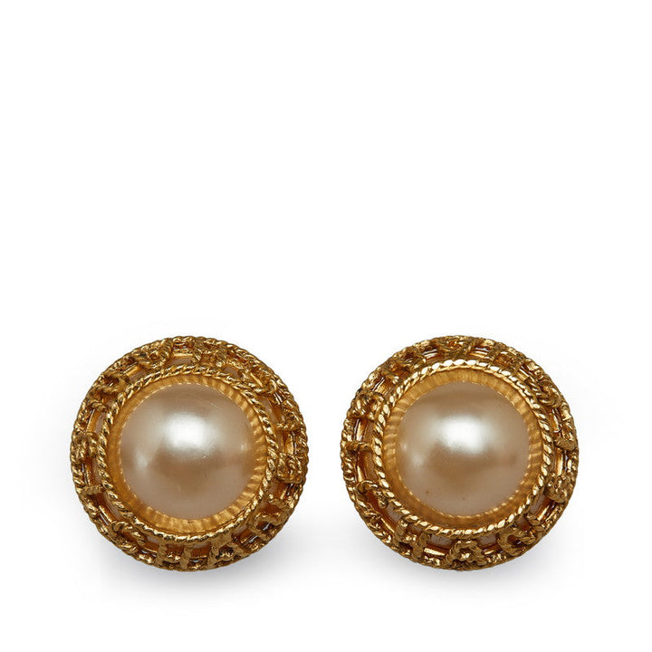 Top Quality Chanel Vintage Logo Round Fake Pearl Earrings Gold  Ladies Chanel