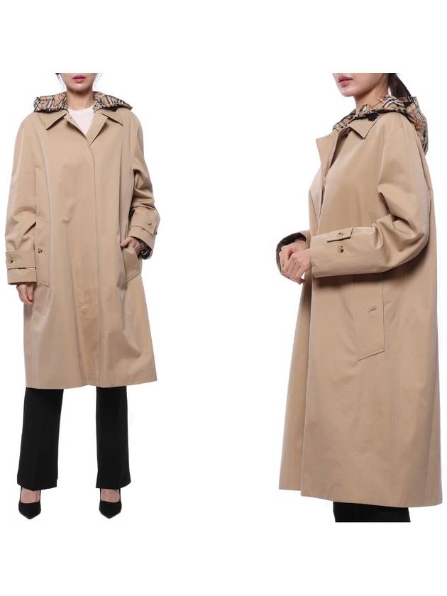 Burberry Lynstone Raincoat Beige