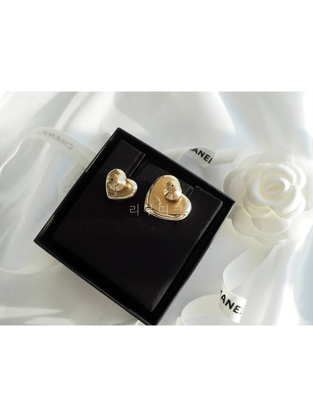 Double Heart Brooch Set White Chanel