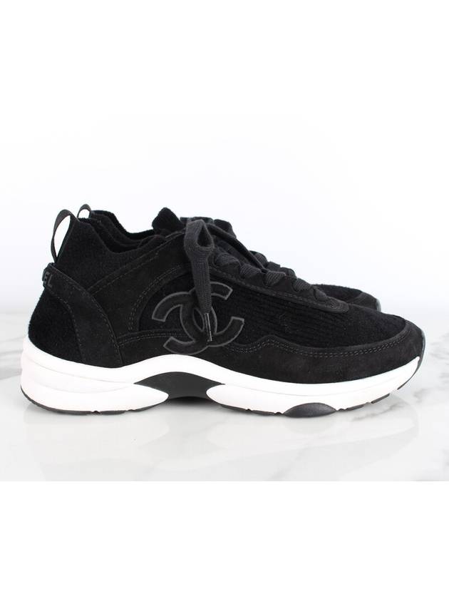 CC logo knit cruise sneakers 38 250 Chanel