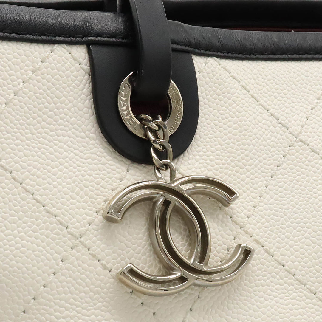 Top Quality Chanel Top Quality Chanel Onza Road Wild Stick Cocomark  Bag Shell Bag Caviar Skin White Black Charm Furnished with Black Shrimp Blue/Mosaic Quality