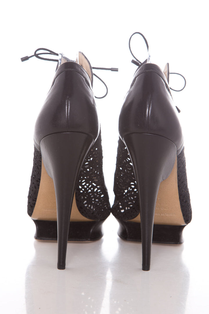 Nicholas Kirkwood Black Lace Up Heels SZ 41