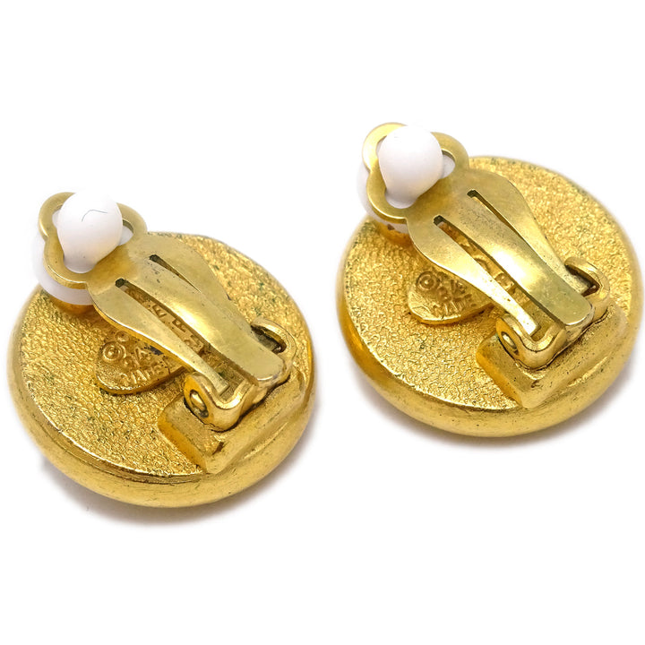 Top Quality Chanel Gold Button Artificial Pearl Earrings Clip-On 94P