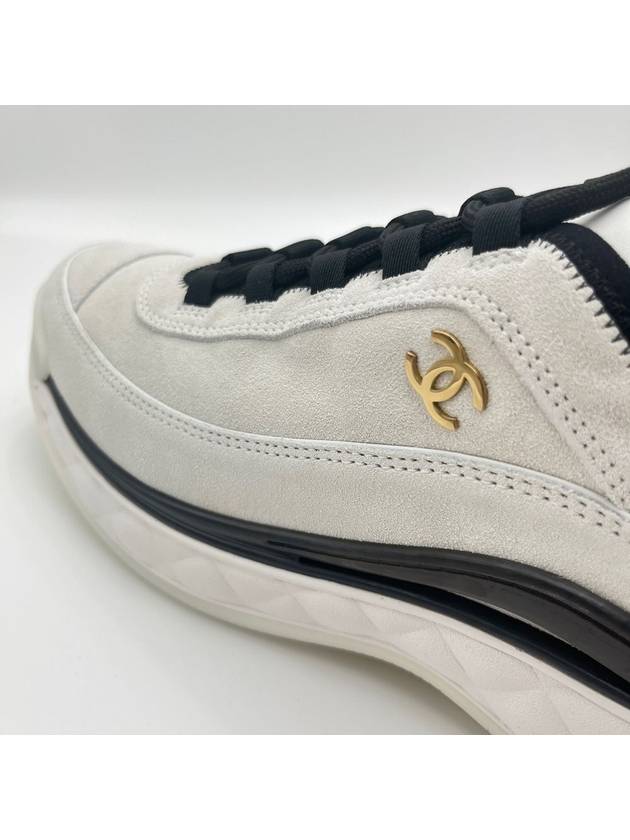 Mixed Fiber Suede Low Top Sneakers White Chanel