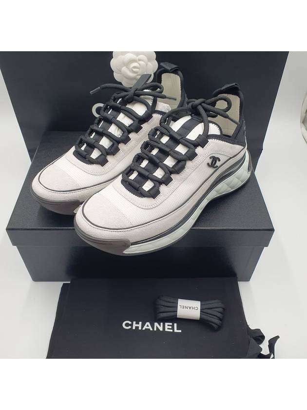 Fabric Suede Calfskin Low-Top Sneakers White Light Grey Chanel