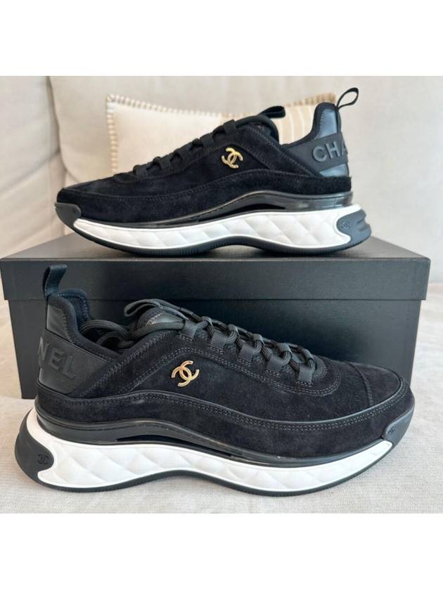 Mixed Fiber Suede Low Top Sneakers Black Chanel
