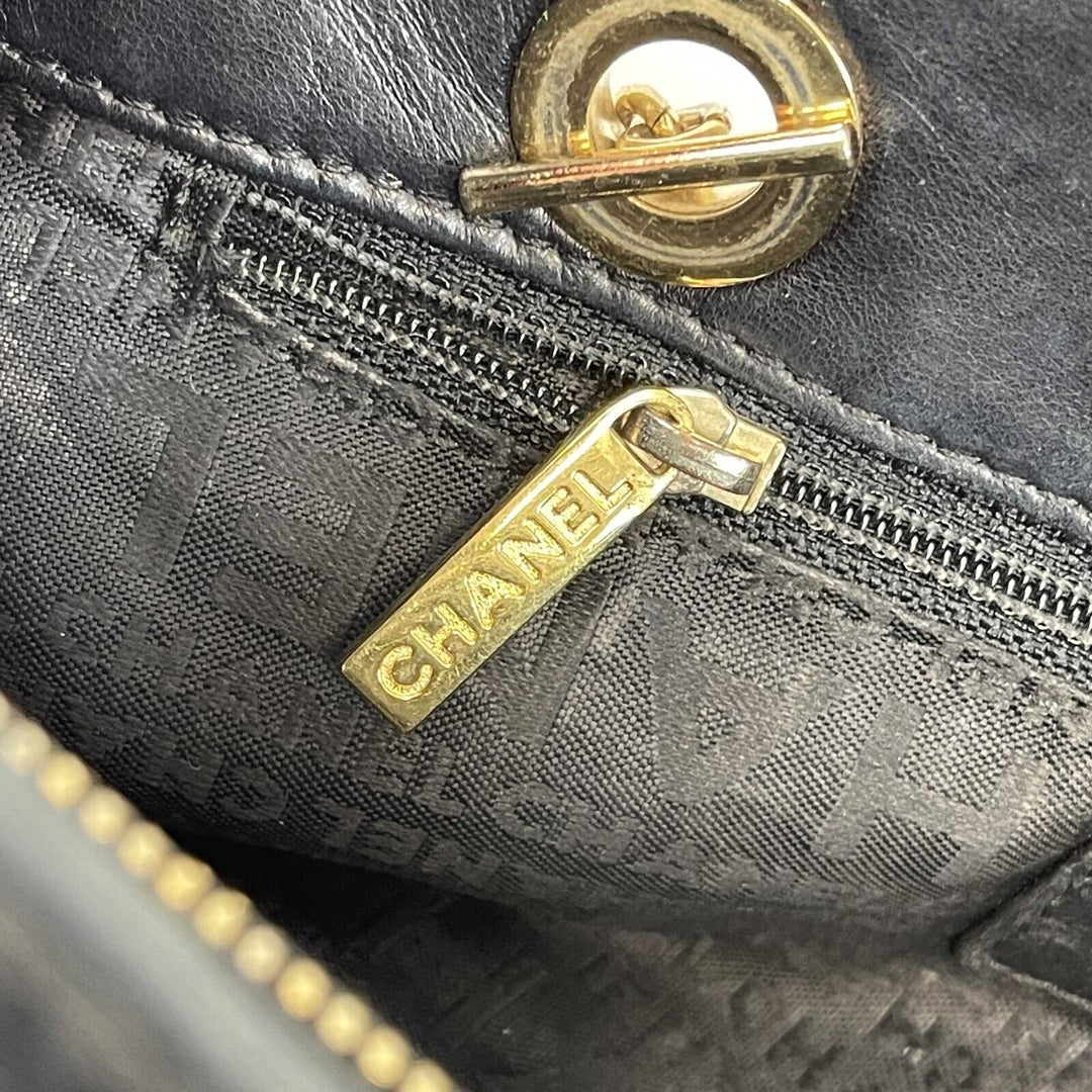 Chanel - Multicolor Knit Needlepoint Patchwork CC Shoulder Bag