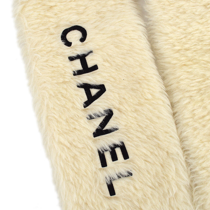 Top Quality Chanel Fur Shawl White Small New