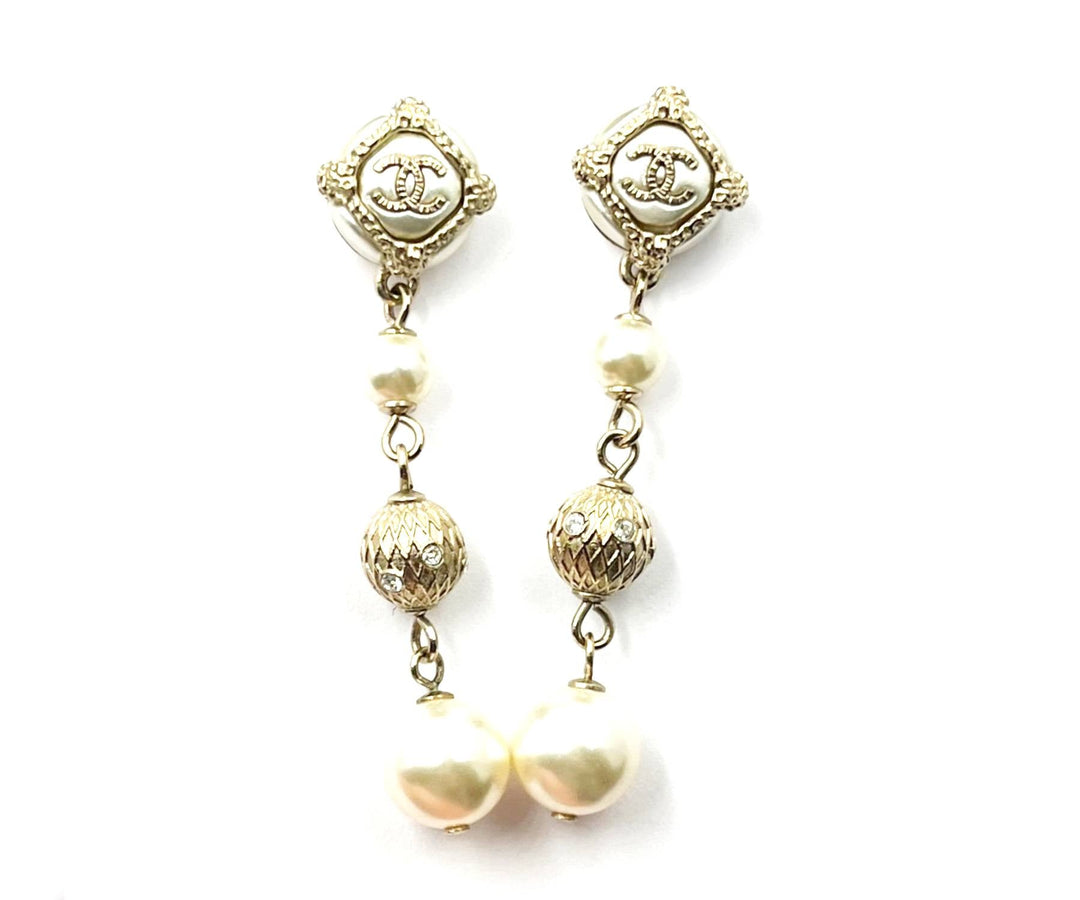 Top Quality Chanel Gold CC Argyle Pearl Ball Long Dangle Piercing