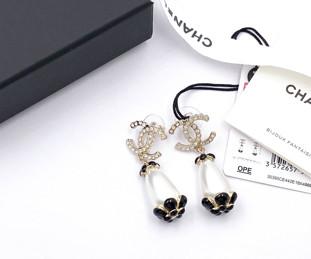 Chanel Brand New Gold Scallop CC Black Flower Pearl Large Piercing Earrings