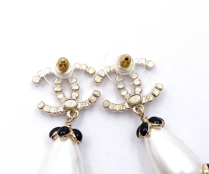 Chanel Brand New Gold Scallop CC Black Flower Pearl Large Piercing Earrings