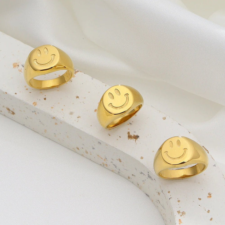 'Good Days' Smiley Face Ring