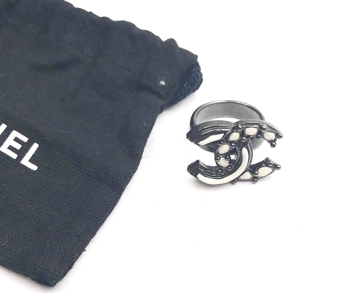 Chanel Off White Pop up Enamel Gunmetal CC Ring