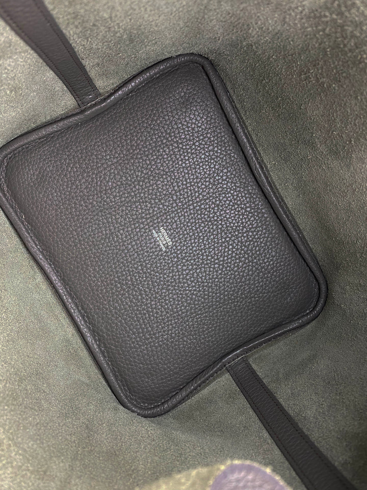 Hermes Etoupe Picotin 22 Bag