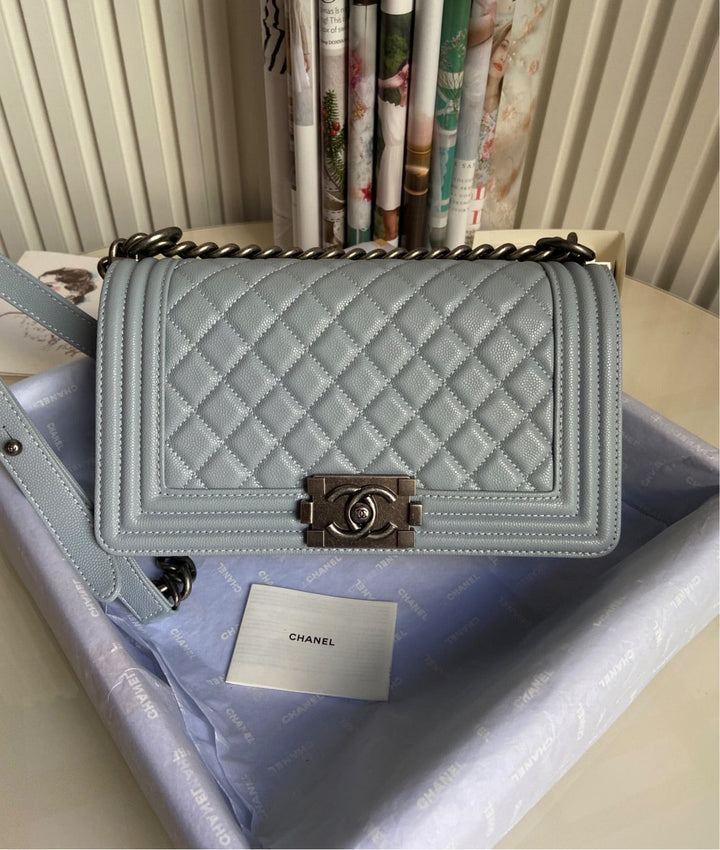 Woman Top Quality Chanel shoulder handbag