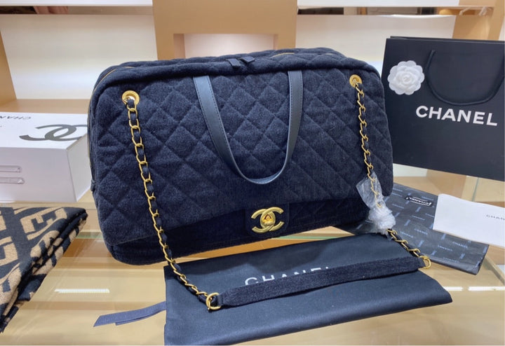 Large woman Top Quality Chanel handbag