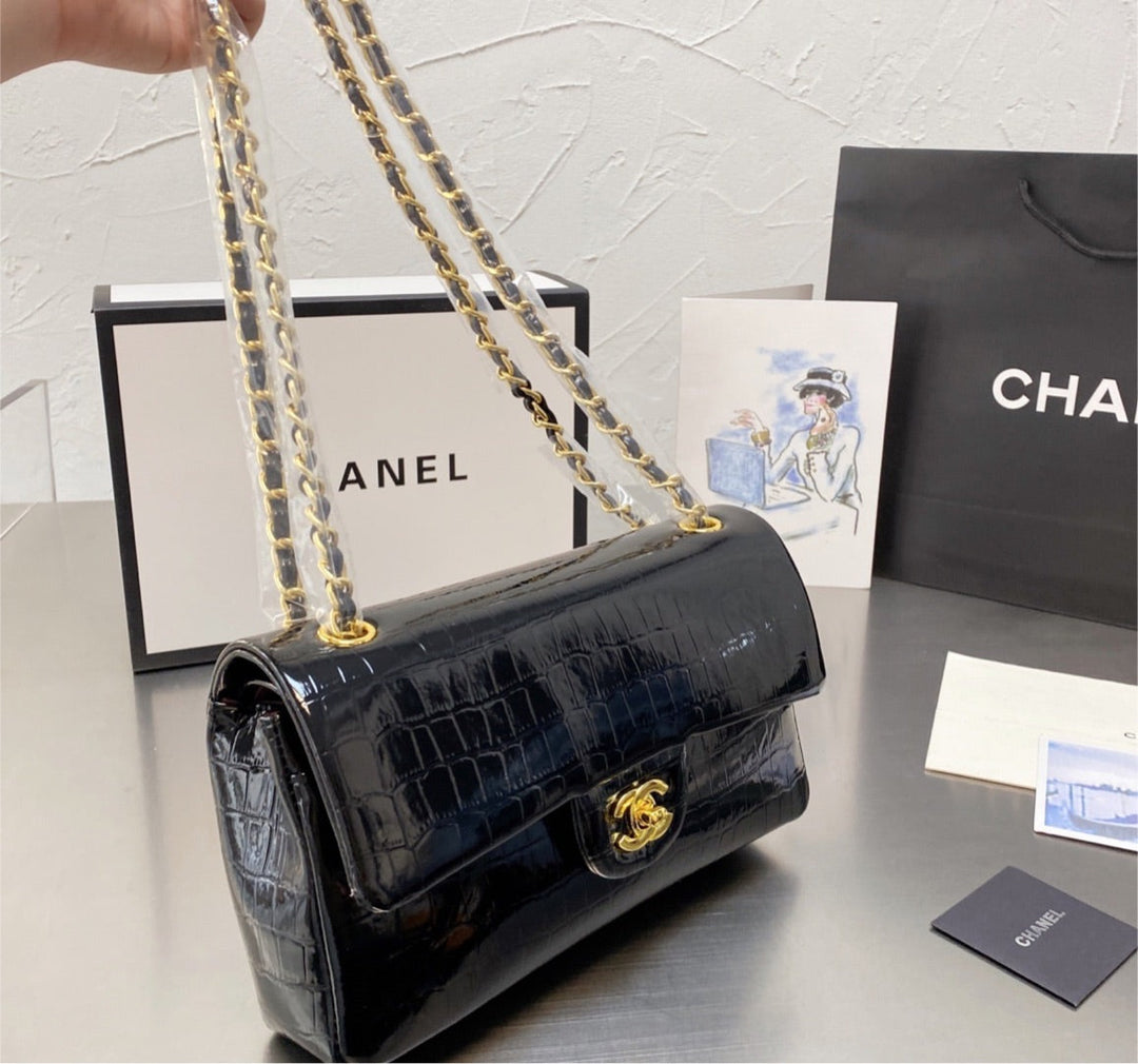 Woman Top Quality Chanel shoulder bag