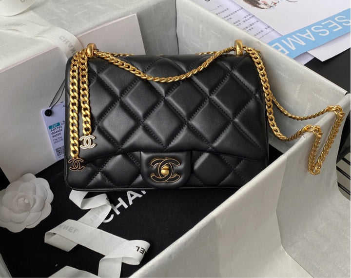 Black/gold Top Quality Chanel woman handbag