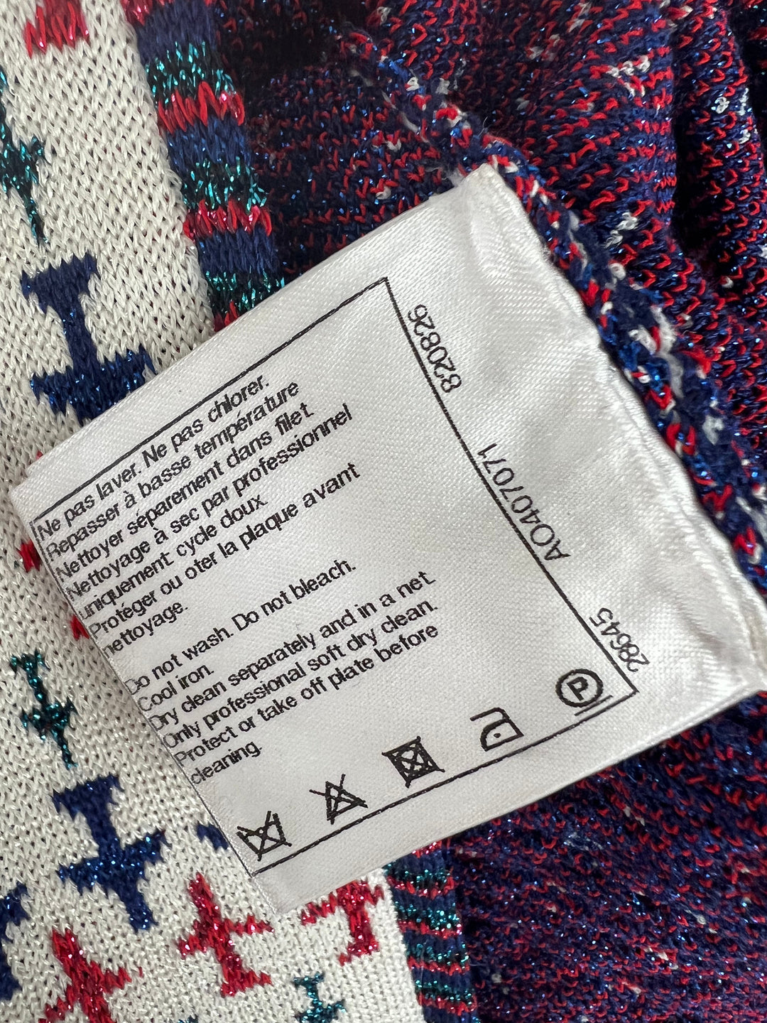 *FIRE PRICE* Top Quality Chanel Cream, Red and Blue Metallic Knit Mini Skirt and Top Set FR 36 (UK 8)