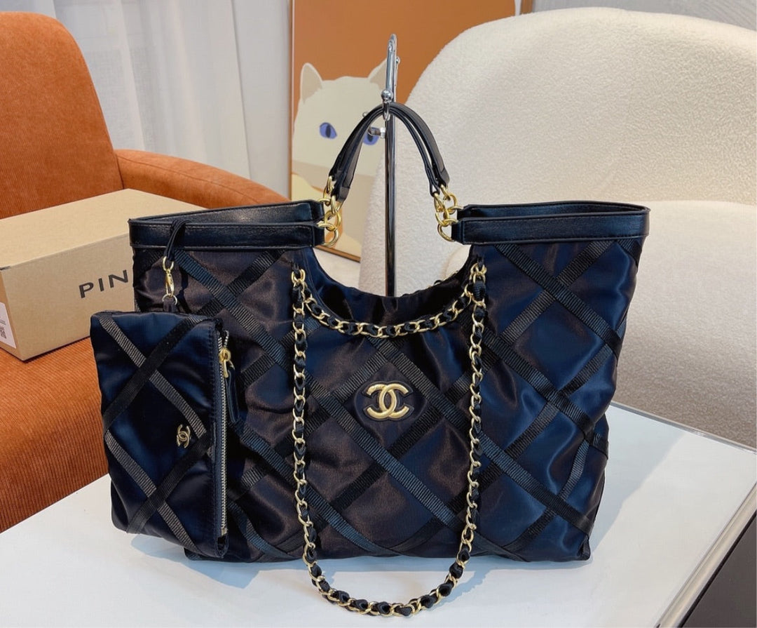 New woman Top Quality Chanel shoulder handbag