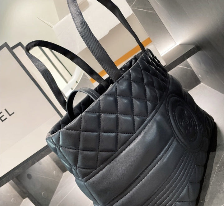 Black leather woman Top Quality Chanel handbag