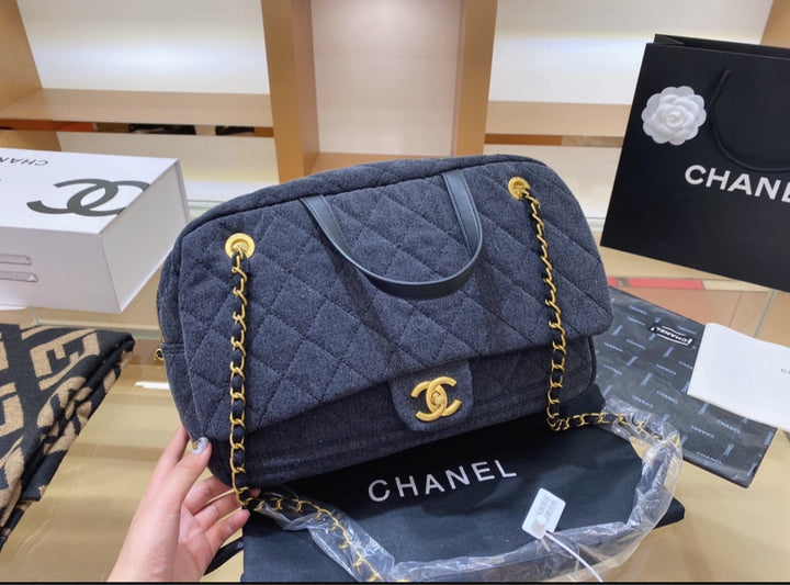 Large woman Top Quality Chanel handbag