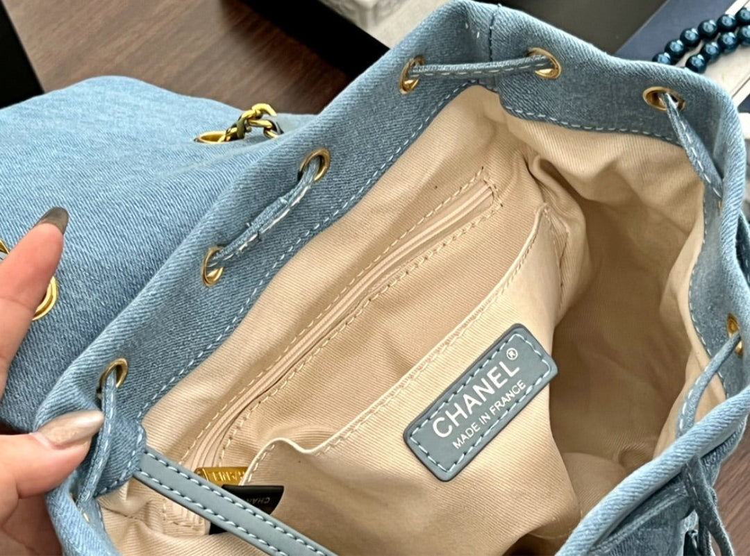 Woman Top Quality Chanel shoulder backpack