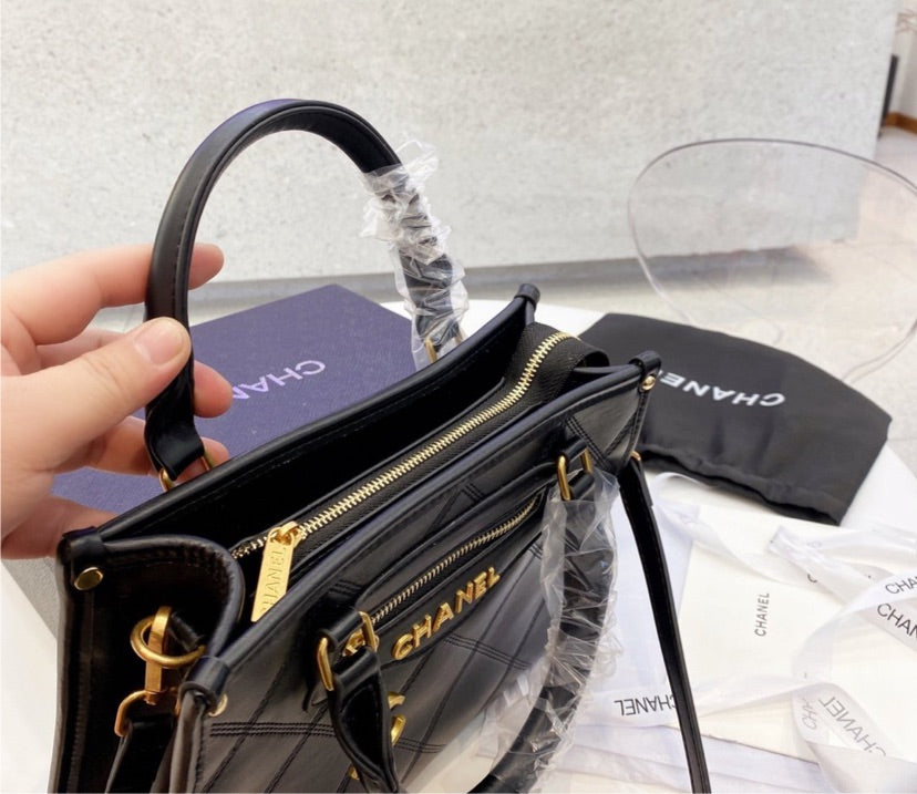 Top Quality Chanel woman shoulder handbag