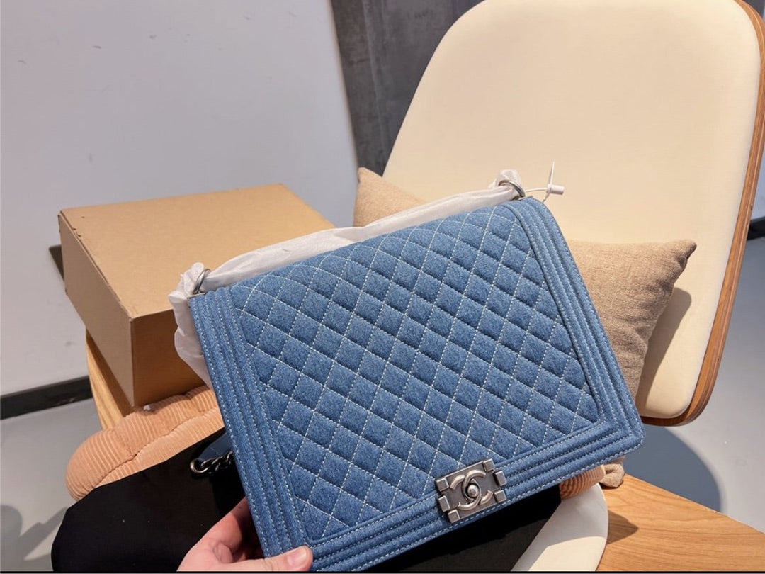 New woman Top Quality Chanel shoulder handbag