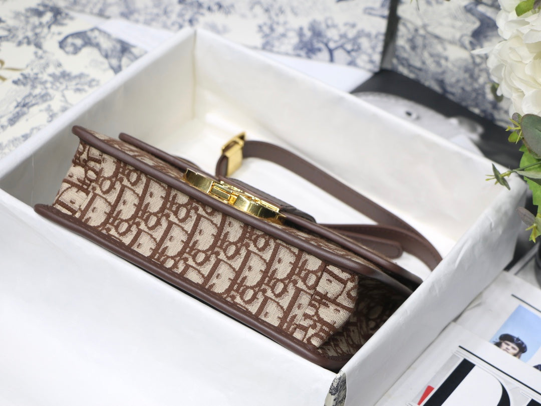 Christian Dior 30 Montaigne Bag