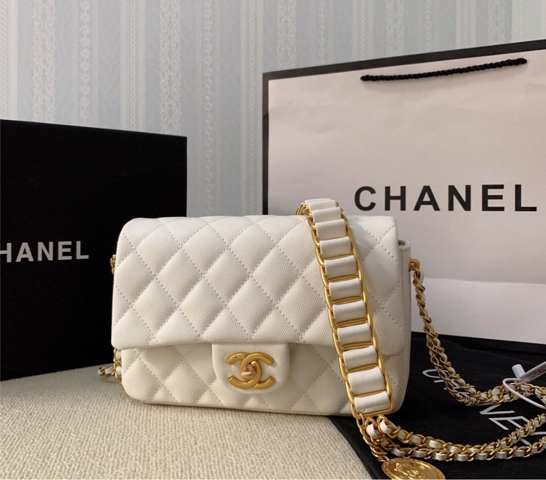Woman Top Quality Chanel shoulder handbag