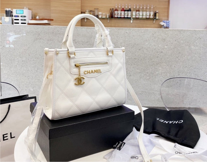 Top Quality Chanel woman shoulder handbag