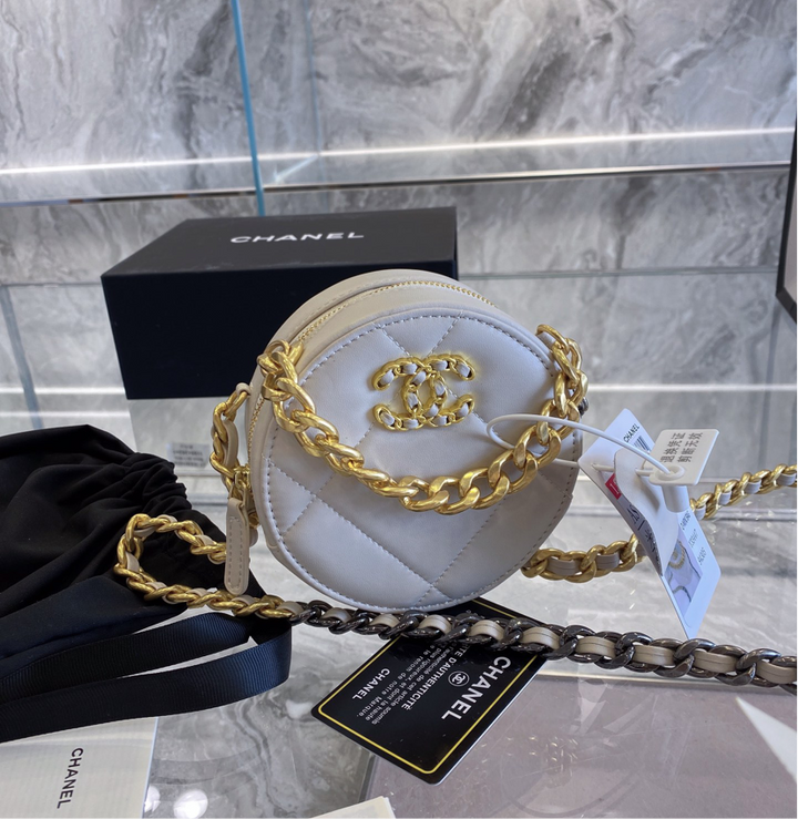 Top Quality Chanel crossbody handbag