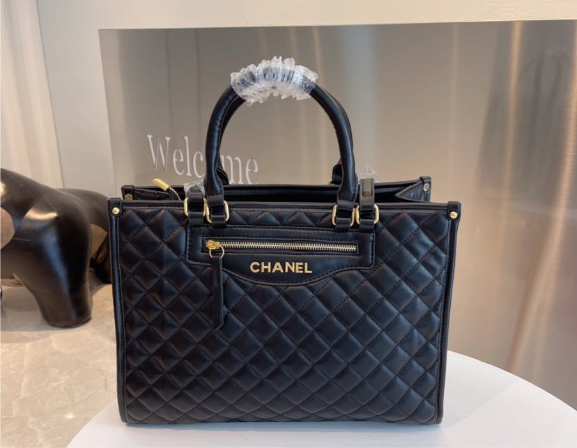 Black Leather Top Quality Chanel Handbag