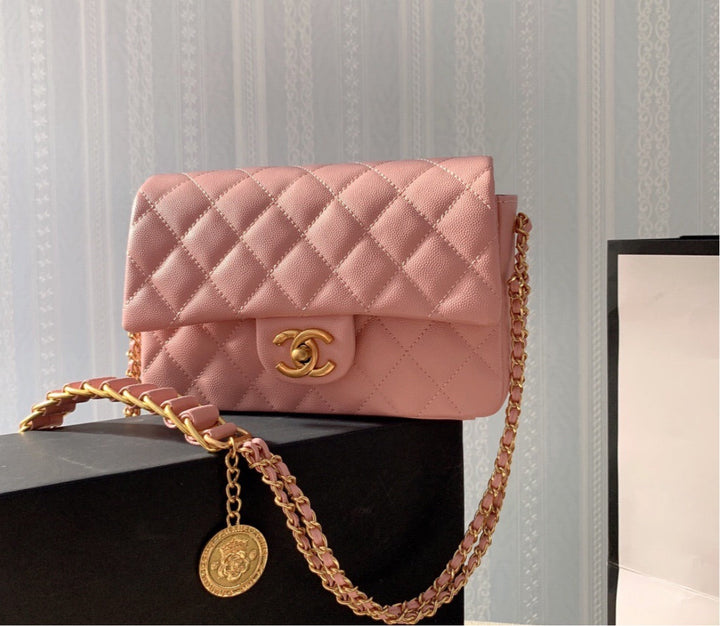 Woman Top Quality Chanel shoulder handbag