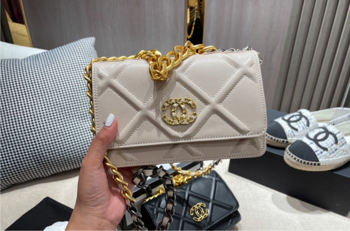 Top Quality Chanel woman shoulder Handbag